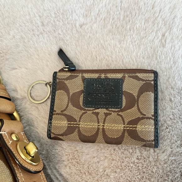Vintage Coach bag with matching coin purse - Picture 16 of 16
